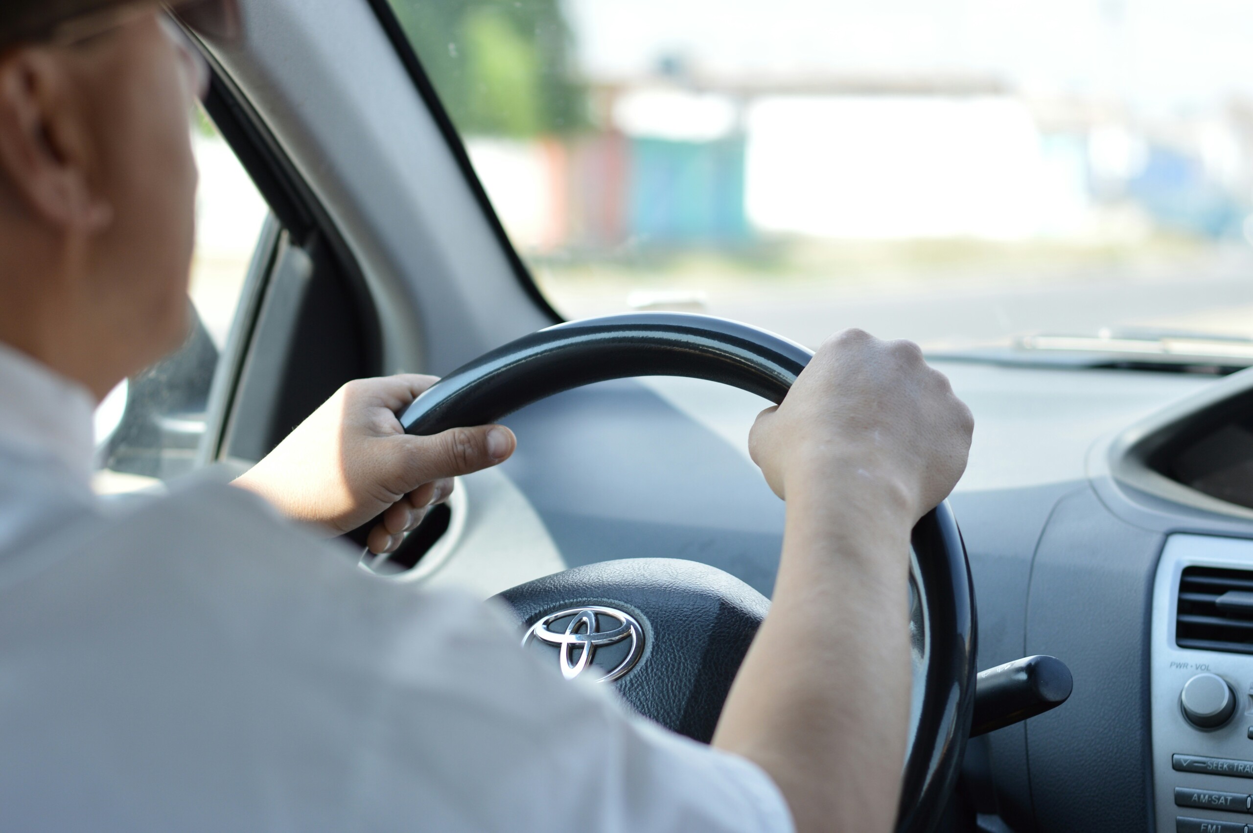 Lo que debe saber antes de conducir un vehículo a motor en Panamá